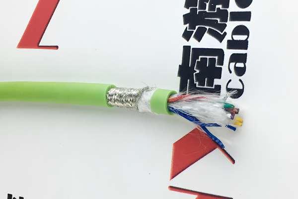 屏蔽拖链电缆 — 工业自动化高柔性抗干扰信号传输专用线缆