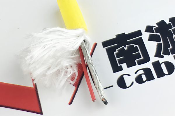 漂浮电缆 - 深水浮标系统抗扭高柔性特种脐带缆