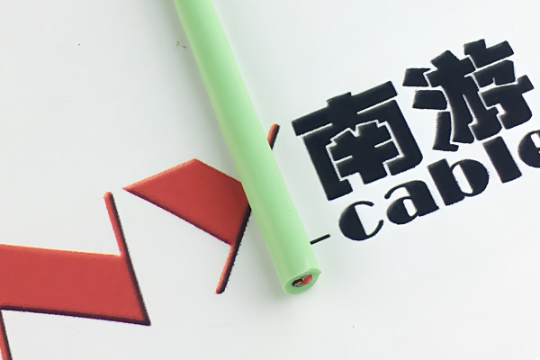 零浮力ROV机器人脐带缆的设计与应用